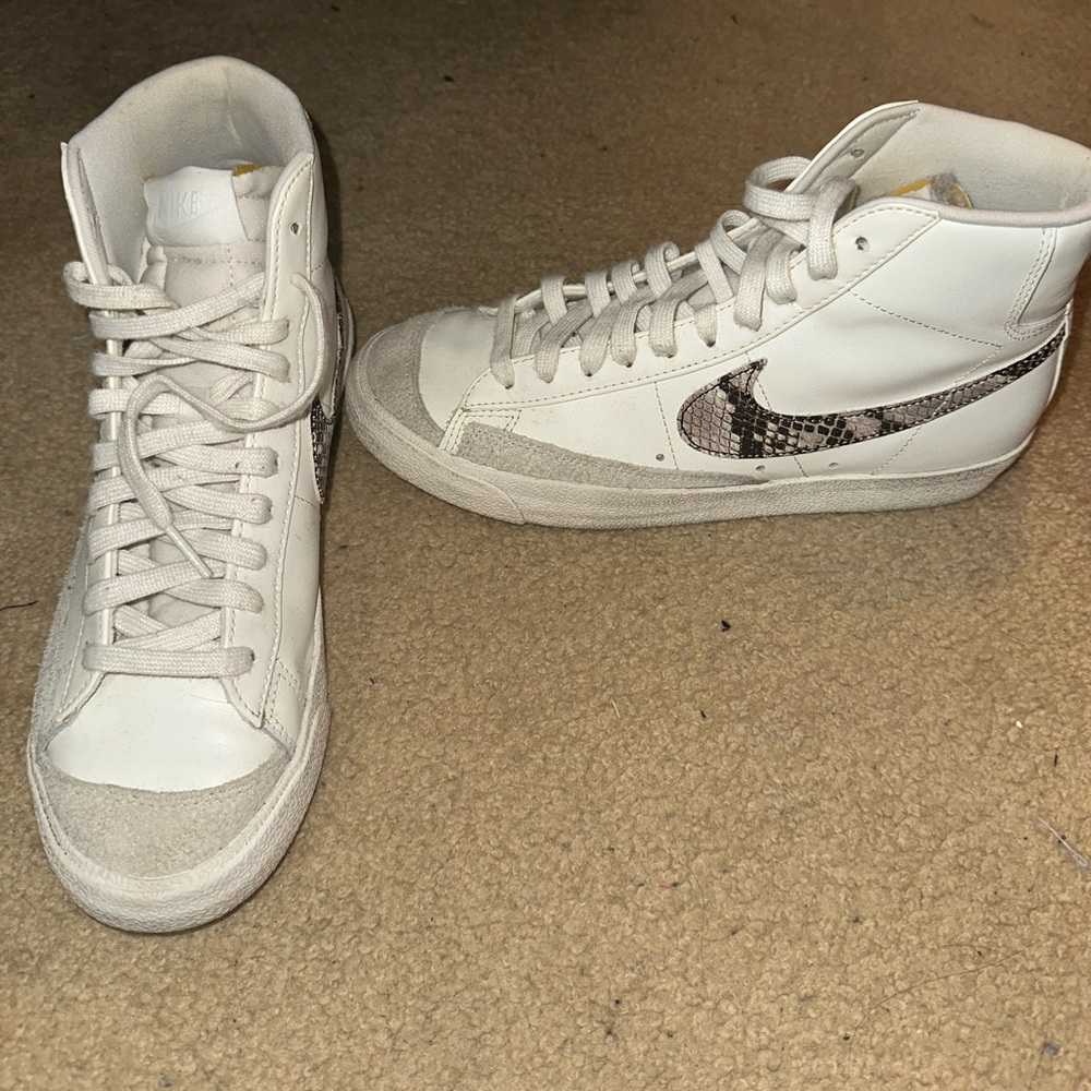 Nike blazer mid ‘ 77 women’s sneaker